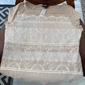 WHBM t shirt with white lace detail